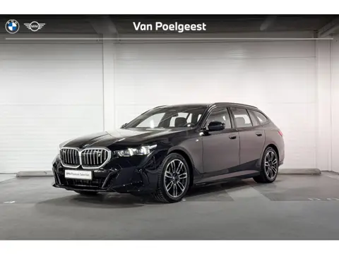 BMW i5 Touring eDrive40 M Sport Edition | Driving Assistant Plus | Stoelverwarming | M sport-onderst