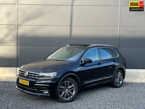 Volkswagen Tiguan 2.0 TSI 4Motion R-Line Panodak | Leder | Stoelen met memory | Camera