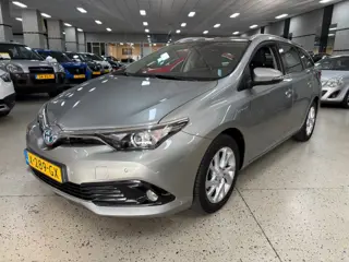 TOYOTA AURIS 1.8 Hybride Navigatie ECC Winterpakket LM Parkeerhulp