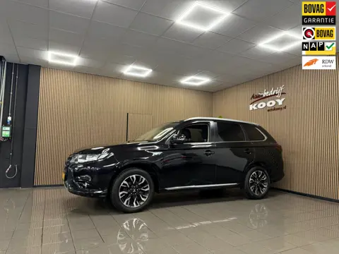 Mitsubishi Outlander 2.0 PHEV Premium * Afn. Trekhaak / Camera / LED / 18" LM Velgen / NL Auto *