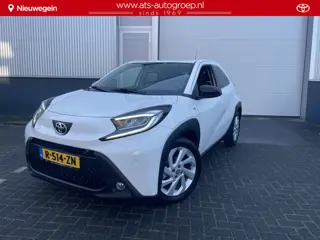 Toyota Aygo X 1.0 VVT-i MT first  | All season banden | Parkeersensoren Voor | Lm velgen |