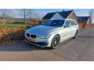 BMW 3 Serie Touring 318i Executive CLIMA/LED BJ 2018
