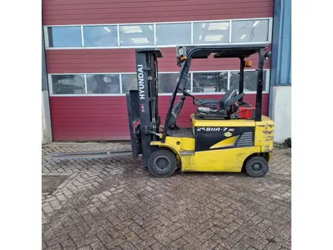 Hyundai 25BHA-7 ac 25BHA-7 ac + 4FB15 (bj 2013, automaat)