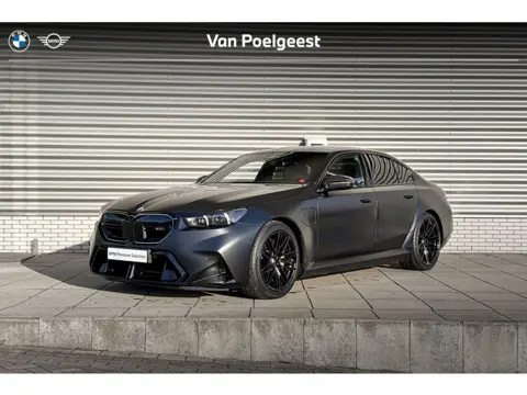 BMW M5 Sedan M5 Keramische Remschijven / Trekhaak / Driving Asssistant Professional