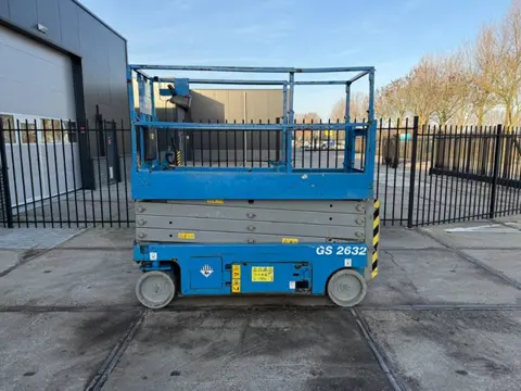 Genie GS-2632 Schaar hoogwerker 10 meter smal (bj 2014)