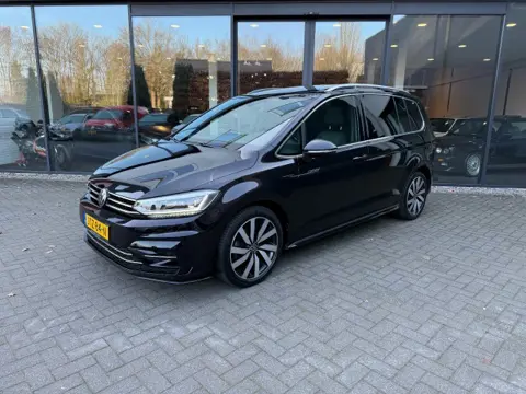 VOLKSWAGEN TOURAN 1.5 TSI R-Line 7-PERSOON, FULL OPTIONS.
