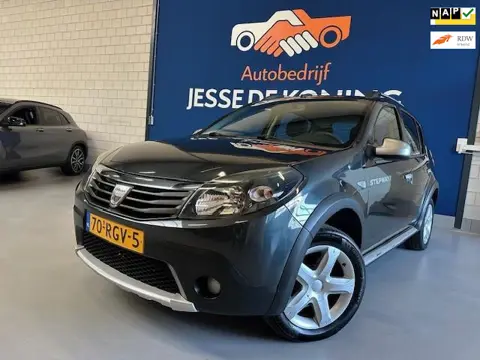 Dacia Sandero 1.6 Stepway / bj.2011 / kleur: grijs / airco / trekhaak / 5 deurs / Hoge Instap / APK 