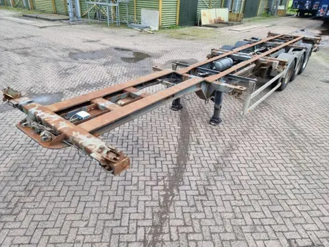 Netam-Fruehauf SMB PM2148