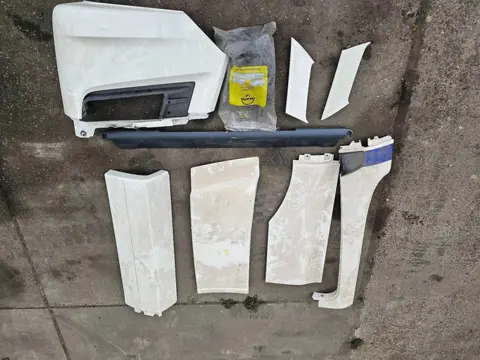 MAN Body parts MAN vrachtwagen carrosseriedelen PM2579