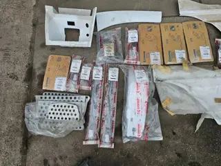 Covind Mercedes body part lot PM2576