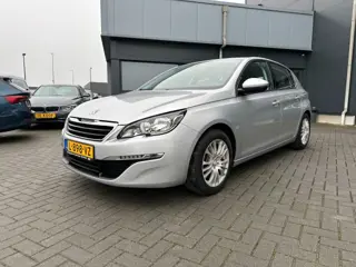 PEUGEOT 308 1.2 PureTech Allure Navigatie + trekhaak + airco