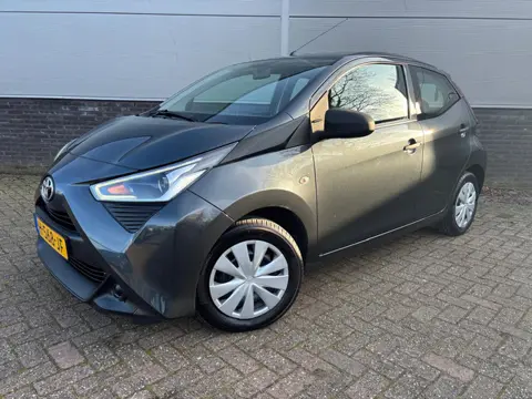 Toyota Aygo 1.0 VVT-i x-fun (bj 2020)