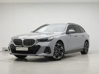 BMW 5 Serie Touring 520i M-Sport | Driving Assistant Plus | Harman Kardon | Trekhaak | Brooklyn Grau