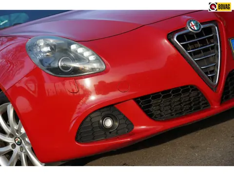 Alfa Romeo Giulietta 1.4 T Distinctive | Rosso Competizion | Clima/Cruise/LMV/Bluetooth/LED - Keurig