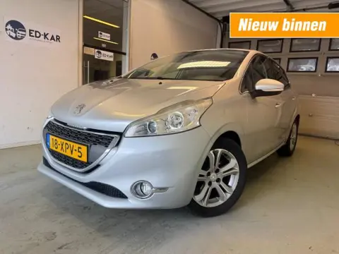 PEUGEOT 208 1.4 VTi Griffe CLIMA NAVI LEER PDC LMV NAP APK NETTE AUTO 