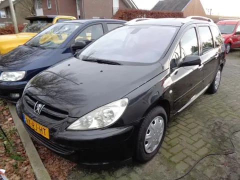 PEUGEOT 307 6-1-2027 a p k 7 persoons 