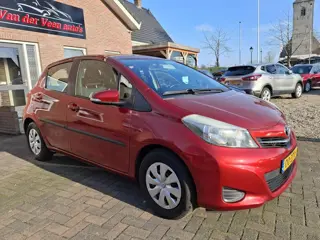 Toyota Yaris 1.0 VVT-i Aspiration. Goed onderhouden en leuk uitgevoerd, o.a. navigatie, camera. etc.