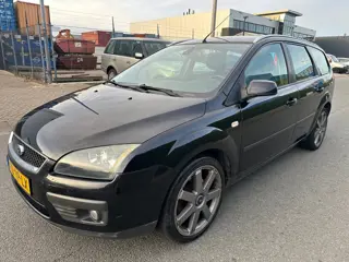 Ford Focus Wagon 2.0-16V Futura