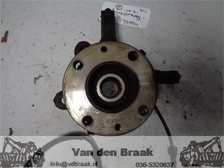 Renault Twingo 1.2 16V 2007-2012 Fusee links voor