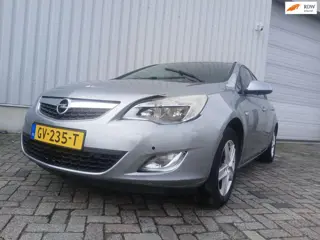 Opel Astra 1.4 Turbo Edition - Schade - START NIET