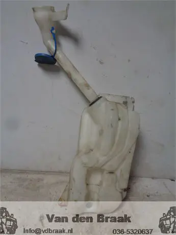 Nissan Qashqai 2010-2014 Ruitensproeierreservoir