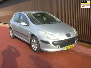 Peugeot 307 1.4-16V D.Sign