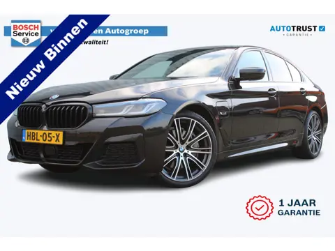 BMW 5 Serie 545e xDrive M-sport black edition | Incl. 12 maanden garantie Assisted driving | Head-up