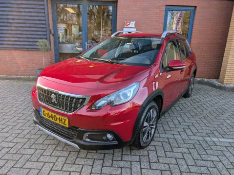 PEUGEOT 2008 1.2 PURETECH GT-LINE,AUTOMAAT,Airco,Cruise,PDC,Trekhaak, Dealer onderhouden