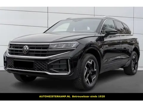 Volkswagen Touareg 3.0 TDI R-Line Grijs Kenteken ACC Stoelkoeling Luchtvering Trekhaak Head-Up