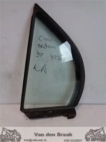 Honda Civic Sedan 1995-2001 Driehoekruit links achter