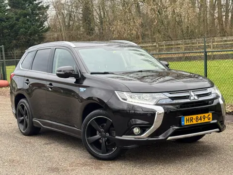Mitsubishi Outlander 2.0 PHEV instyle /Trekhaak/Navi/Camera/Automaat/