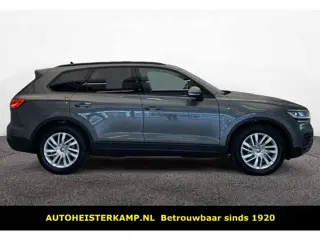 Volkswagen Touareg 3.0 TDI Grijs Kenteken ACC Luchtvering Comfortstoelen Trekhaak