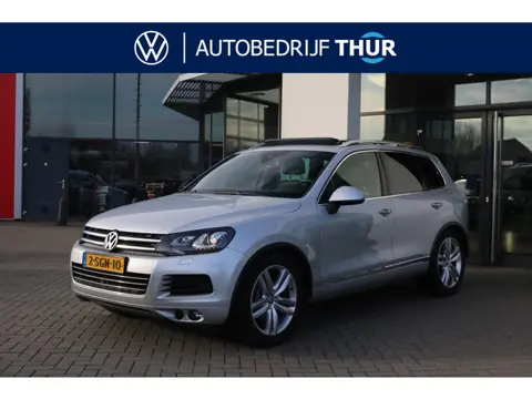 Volkswagen Touareg 3.0 TDI R-line NL auto, 2e eigenaar, dealeronderhouden door ons, trekhaak, panora