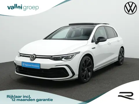 Volkswagen Golf 1.5 eTSI 130 pk DSG R-Line Business | Panoramadak | IQ Light |  Stuur-/stoelverwarmi
