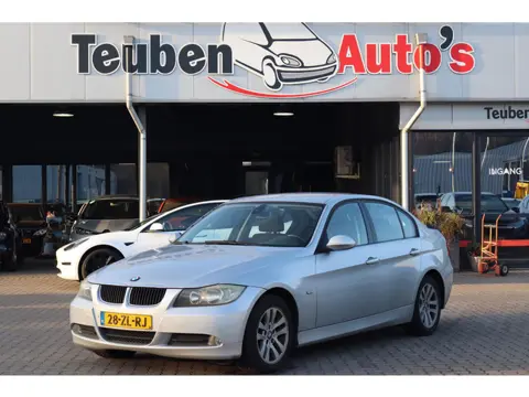 BMW 3-serie 318d Executive (Massavliegwiel goed hoorbaar), Climate control, Radio cd speler, Elektri