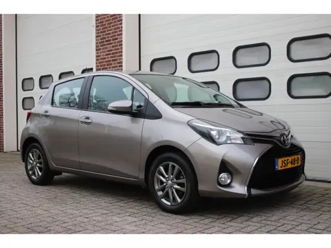 Toyota Yaris 1.3 VVT-i Dynamic * Automaat / Navi / Camera *
