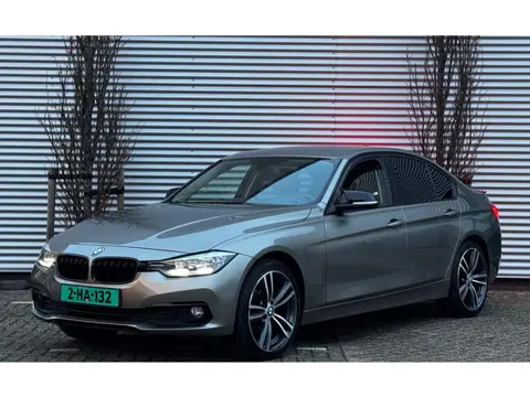 BMW 3-serie 318i Luxury Line Leder / 19"LMV / GARANTIE