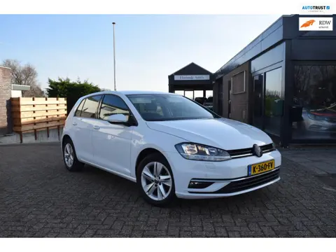 Volkswagen Golf 1.0 TSI Trendline Camera Carplay