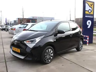 Toyota Aygo 1.0 VVT-i x-play Sparco Carplay-Camera, NL auto, Airco, 5 drs Prijspakker!