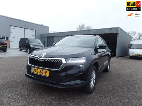 Skoda KAROQ 1.5 TSI Business TREKHAAK AUTOMAAT OPTIE'S 2025