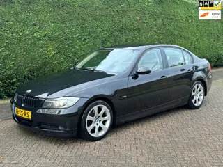 BMW 3-serie 320i High Executive XENON/PDC/CRUISE/RIJDTGOED/