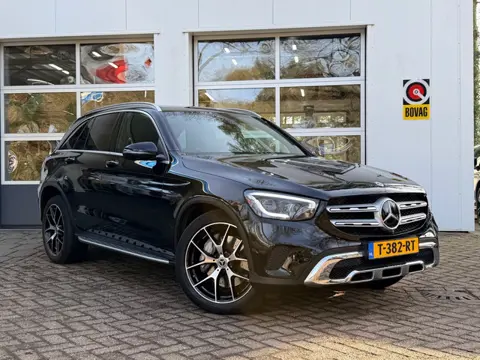 Mercedes-Benz GLC 300e 4MATIC/ Panodak/ Burmester/ 360/ Head-up
