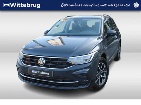 Volkswagen Tiguan 1.4 TSI eHybrid 245pk Life Dsg Automaat / Navigatie / LM 17 inch / Parkeersensoren