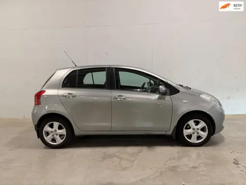 Toyota Yaris 1.3 VVTi Luna 5drs Automaat Navi Clima APPLE Car Play
