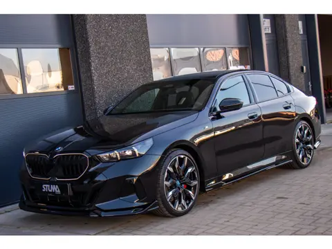 BMW 5 Serie 520i M-Sport Pro | BTW | 1 Eigenaar | Dealer Onderhouden | Full Option | 21 Inch | Pano 