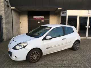Renault Clio 1.5 dCi Authentique / EURO-5 / EXPORT / VOORSCHADE