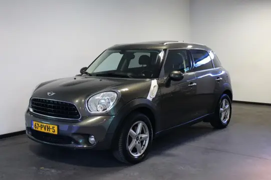 MINI COUNTRYMAN 1.6 ONE Pano, Airco, LMV,