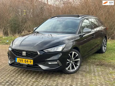 Seat Leon Sportstourer 1.5 eTSI FR / PANO / LED / 1E EIGENAAR