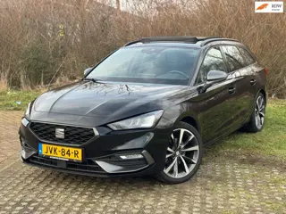 Seat Leon Sportstourer 1.5 eTSI FR / PANO / LED / 1E EIGENAAR