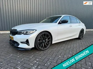 BMW 3-serie 330i High Executive ( NAVI + LM VELGEN + SPORTSTOLEN )